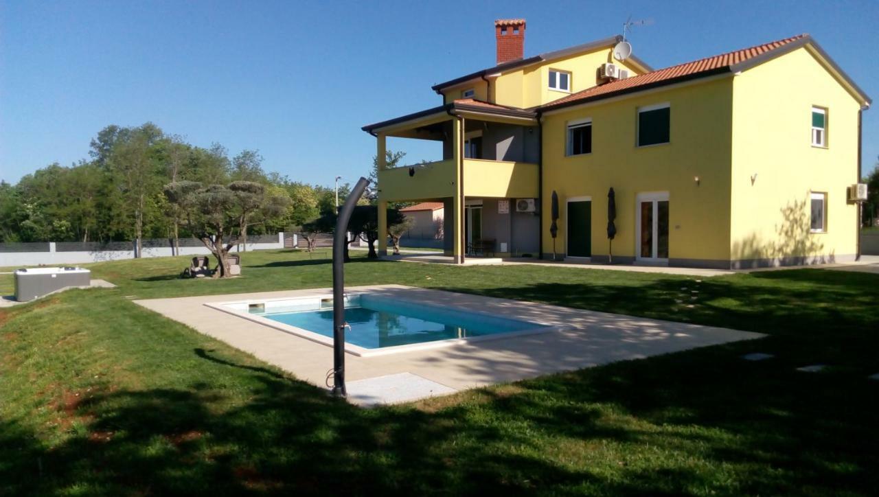 Villanova Apartments Porec Luaran gambar